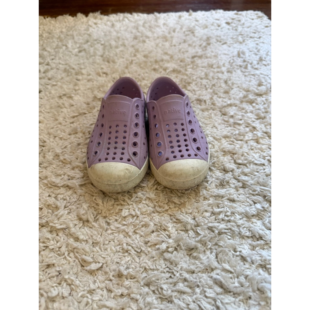 Kids Native Purple Cream Water Shoes Size 7